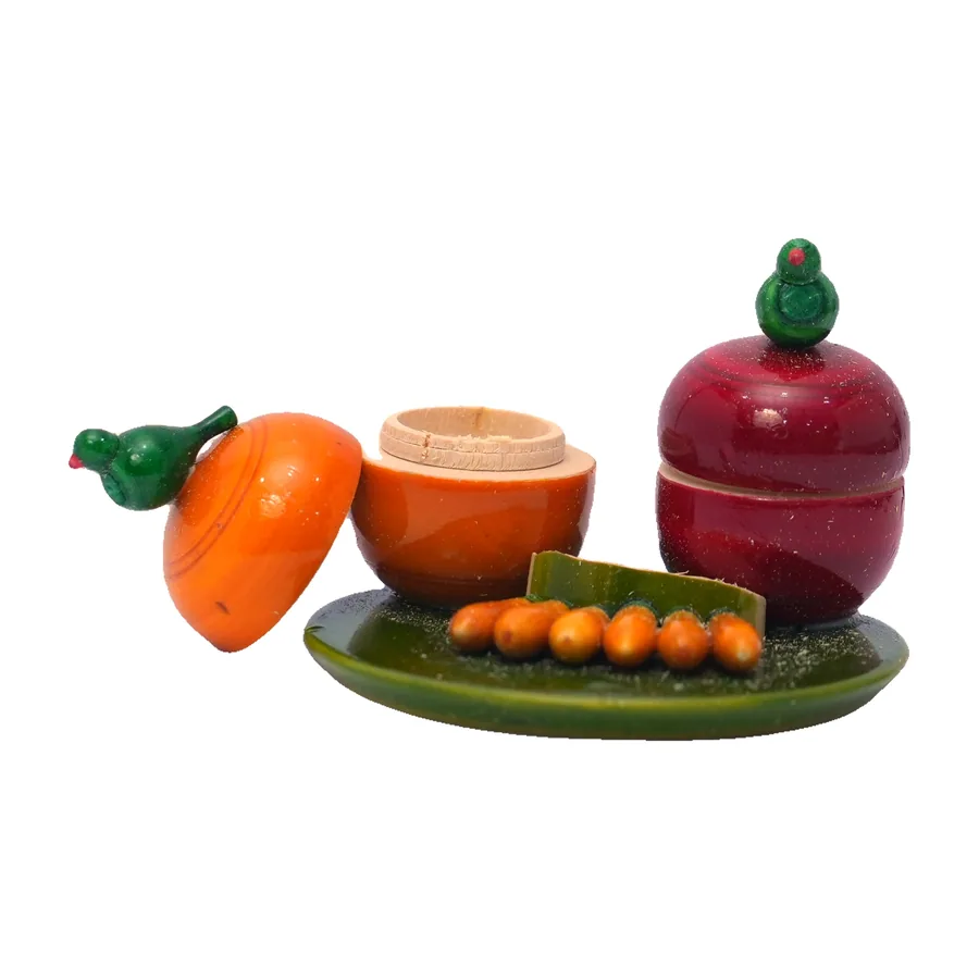 Kondapalli Fruit Boxes Set on Plate